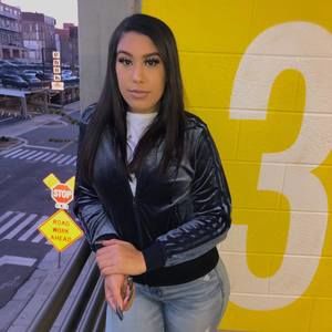 Meet your Posher, Leslie